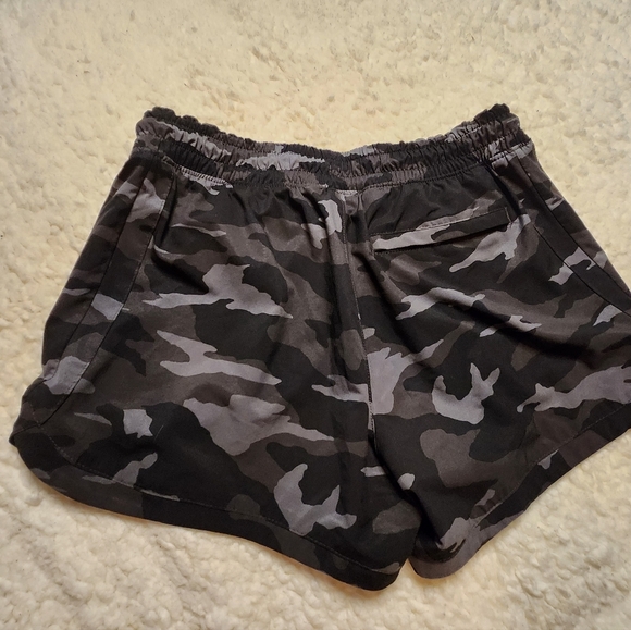 ATHLETA GIRL CAMO ATHLETIC SHORTS Girl's Sz XXL 16 - Picture 6 of 8